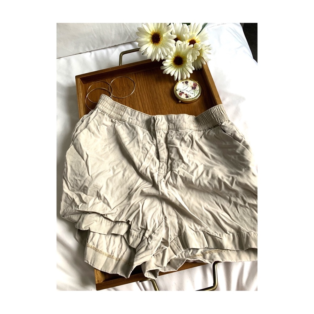 Khaki high waisted shorts